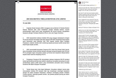 Hantaran Facebook Fathi pada Isnin berhubung desakan Pemuda PH yang mahu menteri, timbalan menteri BN letak jawatan Kabinet.