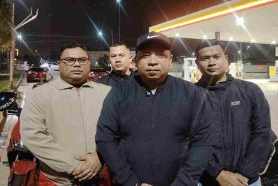 Mohd Shahran (tengah) ketika ditemui pemberita selepas rondaan bermotosikal di sekitar Kuala Lumpur pada Isnin.