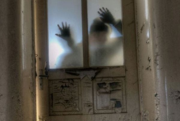 Langkah itu bertujuan membuktikan kepada bakal pembeli dan penyewa yang ragu-ragu bahawa rumah berkenaan selamat daripada sebarang gangguan paranormal. - Foto Agensi