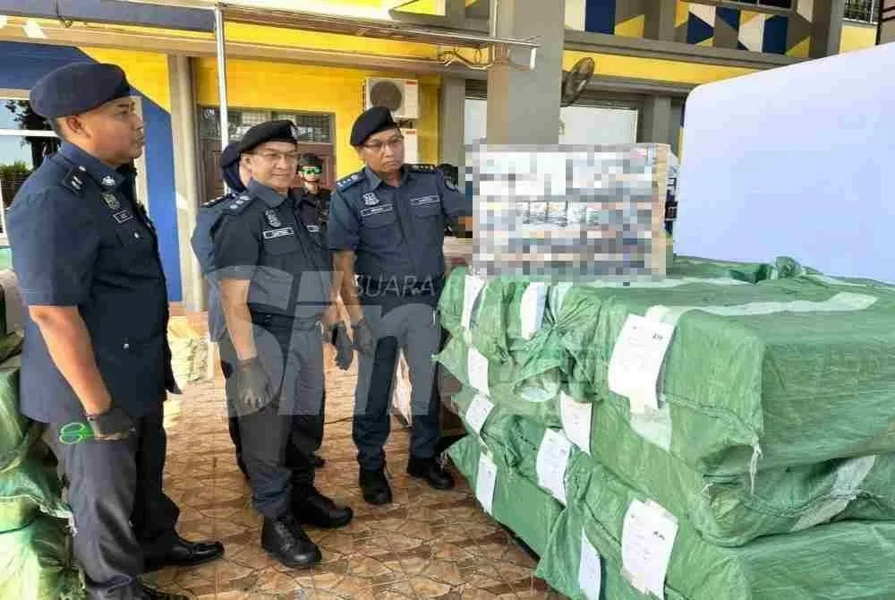 Rokok dipercayai diseludup melalui jalan air dan darat untuk pasaran tempatan. 