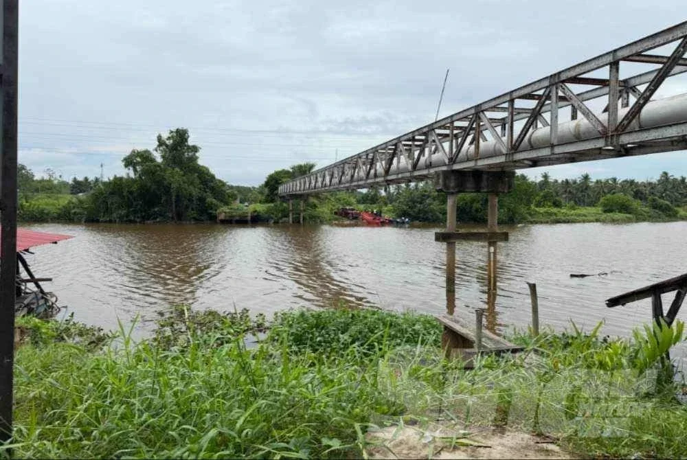 Lokasi dipercayai Rosnani dipercayai hilang di Sungai Wakaf Stan. Foto ADILA SHARINNI WAHID