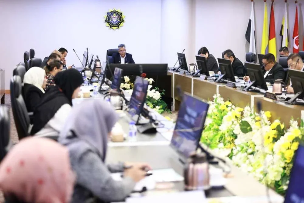 Azmi mempengerusikan Mesyuarat CIGO di Ibu Pejabat SPRM Putrajaya pada Selasa. Foto: SPRM