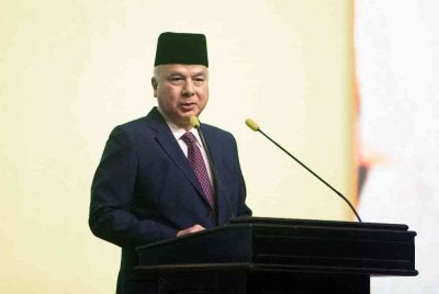 Sultan Nazrin berkenan menyampaikan titah pada Persidangan Pemikiran dan Tamadun Islam (WCIT) ke-8 bertemakan “Setiap insan dihargai: Kemuliaan dan Perpaduan dalam Islam” (Everyone Matters: Pride and Unity in Islam) pada Selasa. Foto Bernama