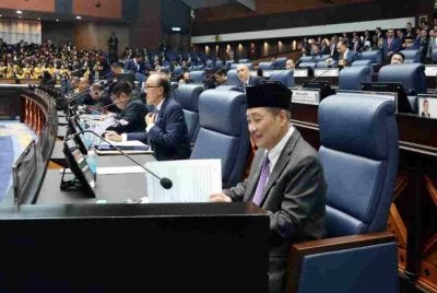 Hajiji ketika menghadiri sidang DUN Sabah.