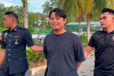 Tamim Dahri dibawa ke Mahkamah Majistret Langkawi pada Selasa.