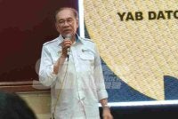Anwar ketika berucap pada Program Jelajah Rakan Muda di Kompleks Belia dan Sukan Paroi, pada Rabu.