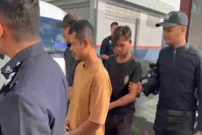 Tertuduh ketika dihadapkan di Mahkamah Setiu pada Rabu atas pertuduhan melakukan samun berkumpulan dan bersenjata membabitkan sebuah kedai runcit di daerah Besut.