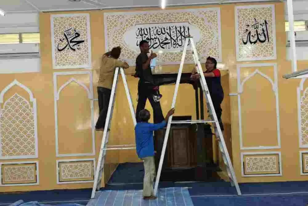 Pembinaan mihrab Masjid Kariah Sungai Talan, merangkumi kerja dalaman dan luaran, dilaksanakan sepenuhnya oleh JPKK Kampung Sungai Talan dan siap dalam tempoh sebulan pada November 2025.