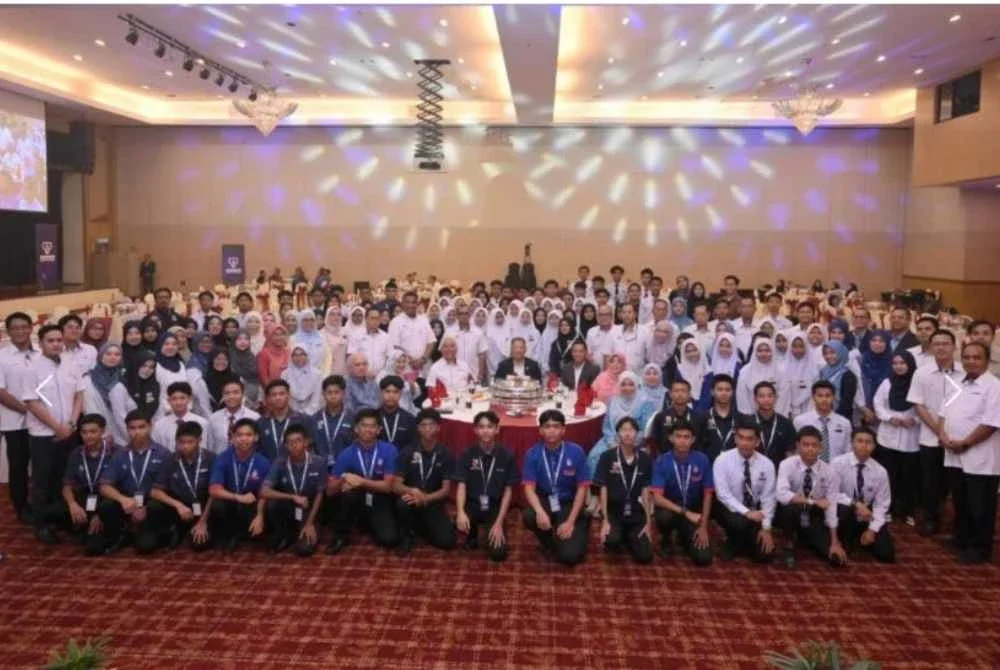100 pelajar baharu menerima tajaan di bawah Program Dermasiswa MyBF Junior bagi 2026.