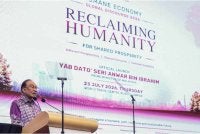 Anwar ketika ucaptama pada Humane Economy Global Discourse (HEGD) 2026 hari ini. Foto Bernama 
