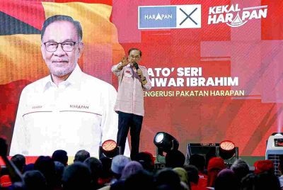 Anwar berucap pada Ceramah Jelajah Kekal Harapan di Senawang, pada Rabu. Foto Bernama 