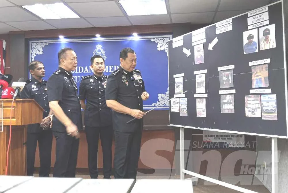 Dalam operasi berkenaan polis menyerbu dua rumah di Iskandar Puteri, sebuah rumah di Johor Bahru Utara dan sebuah lagi di Kulai yang dijadikan pusat perlombongan mata wang kripto.