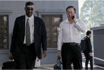Guan Eng hadir di Mahkamah Sesyen Kuala Lumpur hari ini bagi sambung bicara kes rasuah yang dihadapinya berkaitan projek terowong dasar laut Pulau Pinang. - Foto: Bernama
