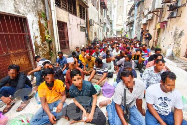 Etnik Rohingya yang ditahan semasa Ops Mega di sekitar Bandar Kota Bharu pada Jumaat.