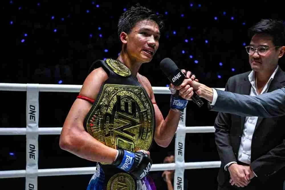 Aliff Rakib melakar sejarah sebagai rakyat Malaysia pertama muncul juara dunia ONE Championship.