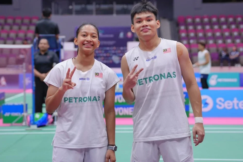 Irfan Shazmir (kanan) dan Nur Aina Maisarah. Foto Kredit: Jackson Tan / KLBA