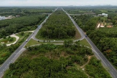 Lebuh Raya 44, sebahagian daripada cadangan projek jambatan darat yang menghubungkan Laut Andaman dan Teluk Thailand. Foto: Reuters