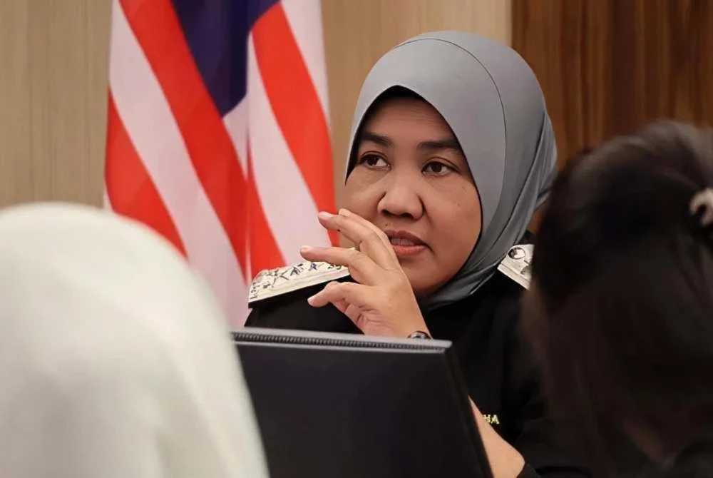Sitti Saleha berkata, pihaknya menafikan sekeras-kerasnya dakwaan yang tular di media sosial itu.