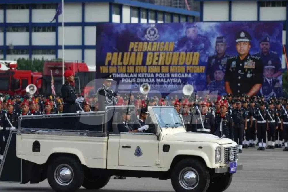 Ayob Khan yang akan memulakan persaraan pada Isnin telah berkhidmat dalam pasukan keramat PDRM hampir 35 tahun.