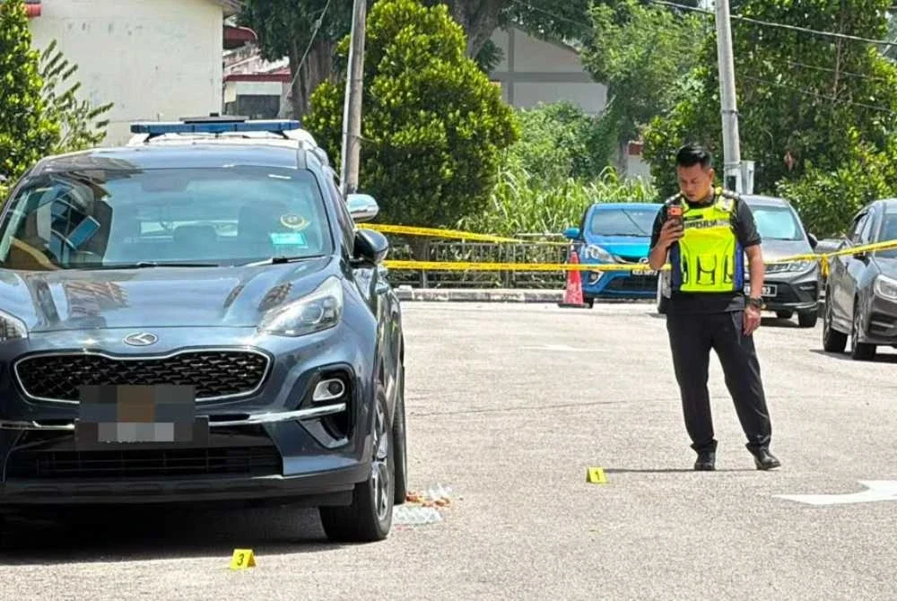 Polis sedang menjalankan siasatan di lokasi kejadian.