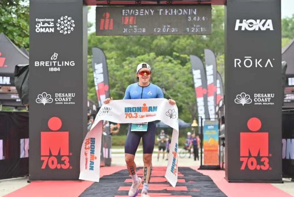 Tikhonin mengungguli kategori elit lelaki perlumbaan IRONMAN 70.3 sempena Festival Pelbagai Sukan Desaru Coast.