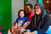 Zuliana Dan keluarganya berharap bantuan dapat diteruskan dan
ditambah baik untuk pelbelian barangan keperluan.