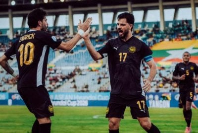 Paulo Josue (dua kiri) pacu kebangkitan Harimau Malaya ketika mengalahkan Myanmar 2-1 di Yangon pada Sabtu. - FOTO: Malaysia NT 