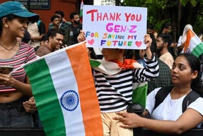 Perhimpunan solidariti diadakan di Mumbai bagi menyokong kejayaan demonstrasi yang dianjurkan gerakan 'lipas'. Foto AFP