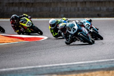 Aksi Qabil Irfan semasa Pusingan Keempat Kejuaraan Moto4 European Cup di Magny-Cours, Perancis. Foto: ZK Racing