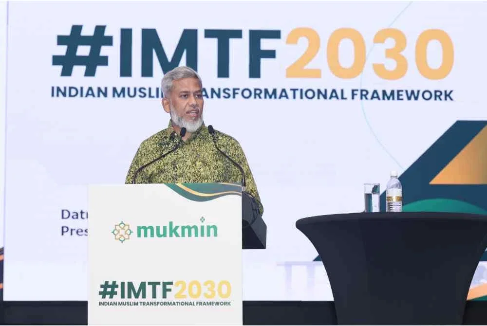 Presiden MUKMIN, Datuk Wira Shahul Dawood, di PICCA Convention Centre, Pulau Pinang, berucap menjelaskan gerak kerja Indian Muslim Transformational Framework 2030 (IMTF2030).