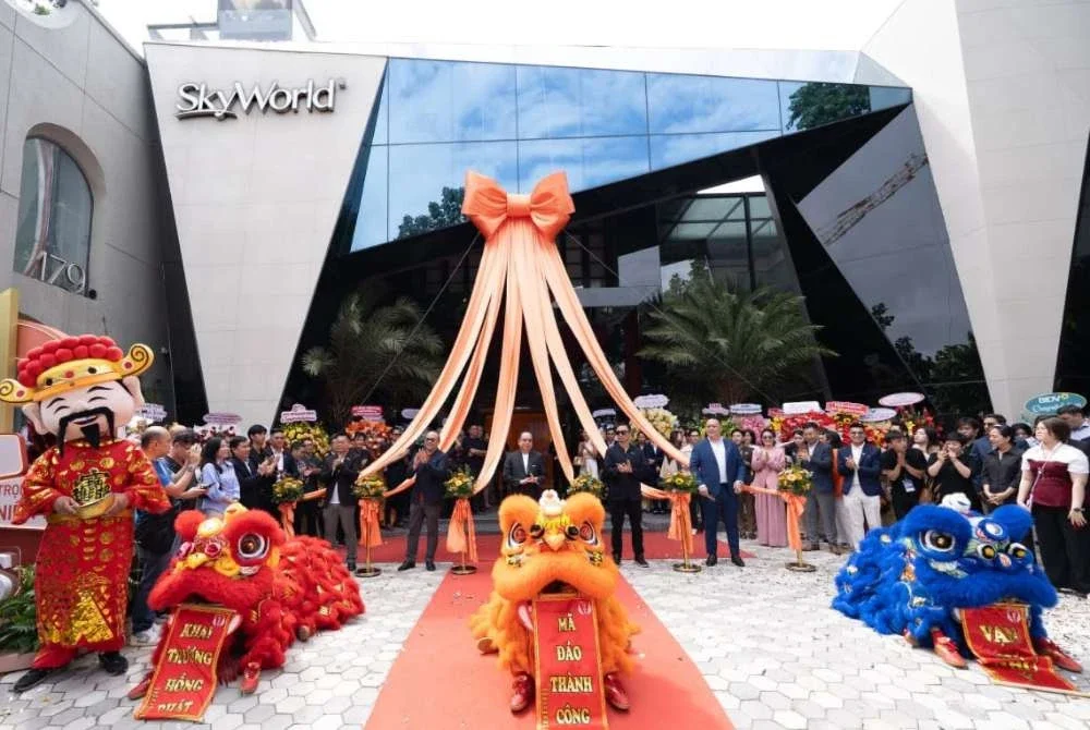 SkyWorld buka galeri jualan luar negara pertama di Vietnam