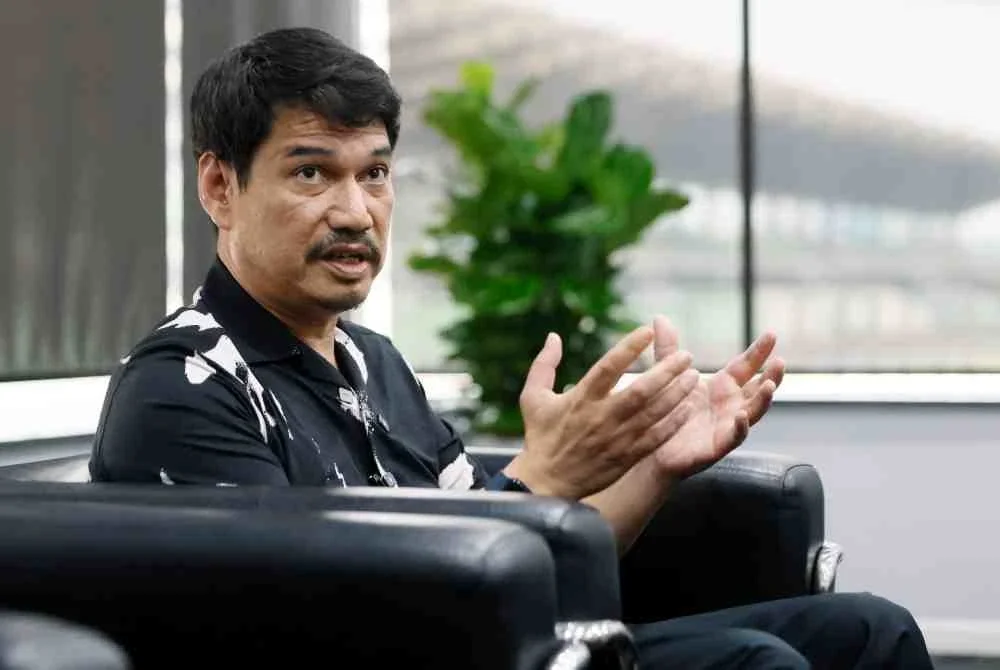 Azhan Shafriman dalam sidang media di pejabatnya di SIC, Sepang hari ini. Foto: Bernama 