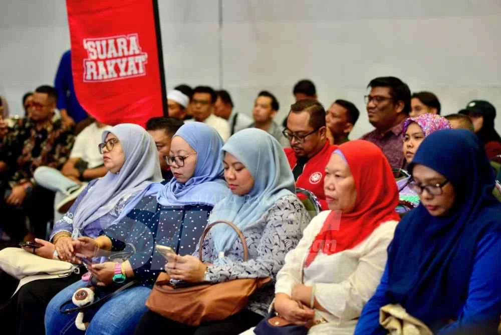 Orang ramai yang hadi pada program Berani Semuka Sinar Harian yang membincangkan tajuk 'Seteru Jadi Kawan, Kawan Jadi Seteru: Politik Matang atau Huru-hara'.