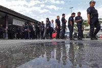 Suasana sekitar proses pengundian awal bagi anggota pasukan keselamatan dan pasangan pada hari pengundian awal sempena PRN Negeri Sembilan ke-16 di Ibu Pejabat Polis Kontinjen Negeri Sembilan, pada Selasa. Foto Bernama