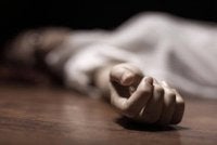 Mangsa disahkan meninggal dunia oleh pegawai Kementerian Kesihatan (KKM) di lokasi kejadian sebelum mayat diserahkan kepada pihak polis untuk tindakan lanjut. Foto hiasan 