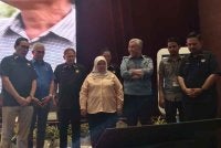 Ahmad Zahid (tiga dari kanan) ketika hadir merasmikan Konvensyen Pekebun Kecil RISDA Peringkat Zon Tengah 2026 di Hotel Royale Chulan pada Selasa.