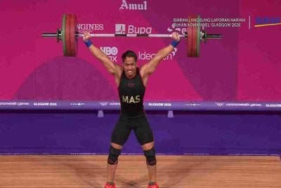 Erry memastikan emas menjadi miliknya selepas menewaskan pencabar dari India, Valluri Ajaya Babu dengan kelebihan hanya satu kilogram. 