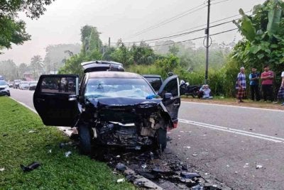 Tiga individu termasuk dua wanita warga emas maut dalam kemalangan membabitkan tiga kenderaan di Kilometer 95 Jalan Kuantan- Kuala Lumpur Foto Polis Maran.