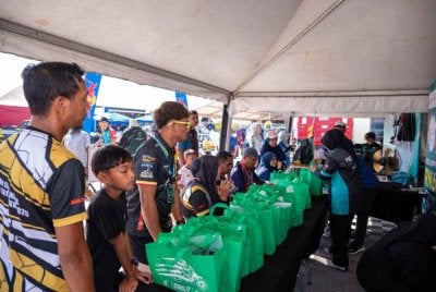 Para peminat Cub Prix berpeluang membawa pulang jersi eksklusif menerusi promosi jualan CP Happy Bag.