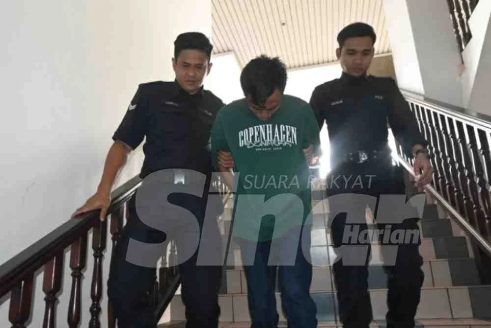 Tertuduh yang sudah berkahwin dan mempunyai empat orang anak bekerja menjual ayam goreng di pasar malam di Jasin dengan pendapatan tidak tetap serta mencuri kopi berkenaan kerana kesempitan kewangan bagi menampung keperluan keluarga.