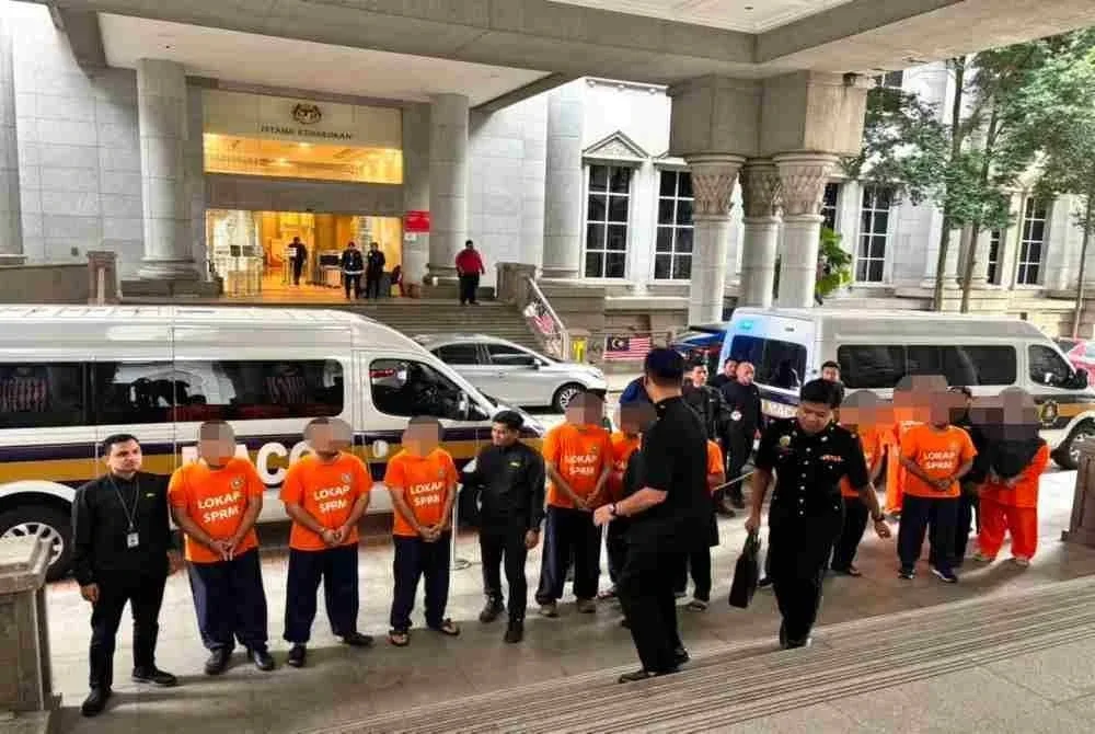 
Seramai 12 individu direman pada Rabu untuk siasatan melibatkan sindiket godam MyIMMs. Foto: SPRM