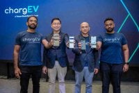 Kelvin (dua dari kiri) bersama Ketua Pembangunan Perniagaan chargEV, V Thinakaran (kiri); Ketua Digital Yinson GreenTech, S Sreedhar (dua dari kanan) dan Ketua Pengalaman Pelanggan dan Pembangunan Produk chargEV, Mohammad Shahab Abdul Basit Paracha (kanan) pada pelancaran aplikasi mudah alih baharu chargEV 2.0 di Kuala Lumpur.