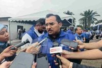 Asyraf Wajdi ketika ditemui pemberita selepas Program Ramah Mesra Bersama Komuniti Cina di Kampung Pachitan, Chuah pada Rabu.