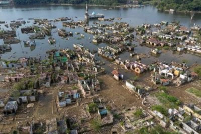 Sisa dinding struktur masih jelas kelihatan di permukaan walaupun kebanyakan bumbung telah musnah. Foto Agensi
