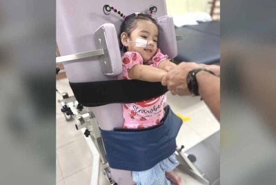 Aura Medina memerlukan peralatan khas bagi membantu proses pemulihannya.