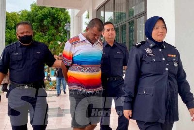 Seorang kelindan lori dipenjara 38 bulan selepas mengaku bersalah menculik dan mencederakan seorang kanak-kanak perempuan, minggu lalu.