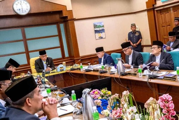 Al-Sultan Abdullah berkenan mempengerusikan Mesyuarat MUIP Kali Ke-199 pada Selasa. Foto FB Kesultanan Pahang

