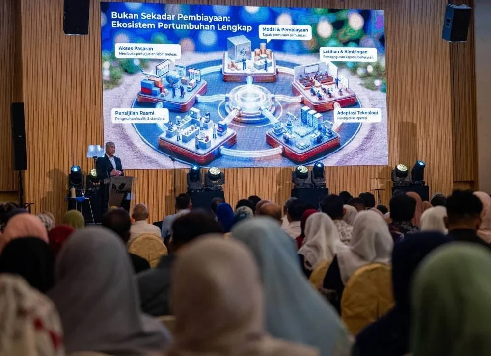 Ahmad Zahid berucap pada program Himpunan Usahawan Bumiputera Negeri Sembilan