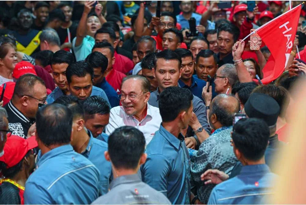 Anwar ketika hadir pada Jelajah Kekal Harapan Negeri Sembilan di Betaria Bussiness Centre. Foto Bernama