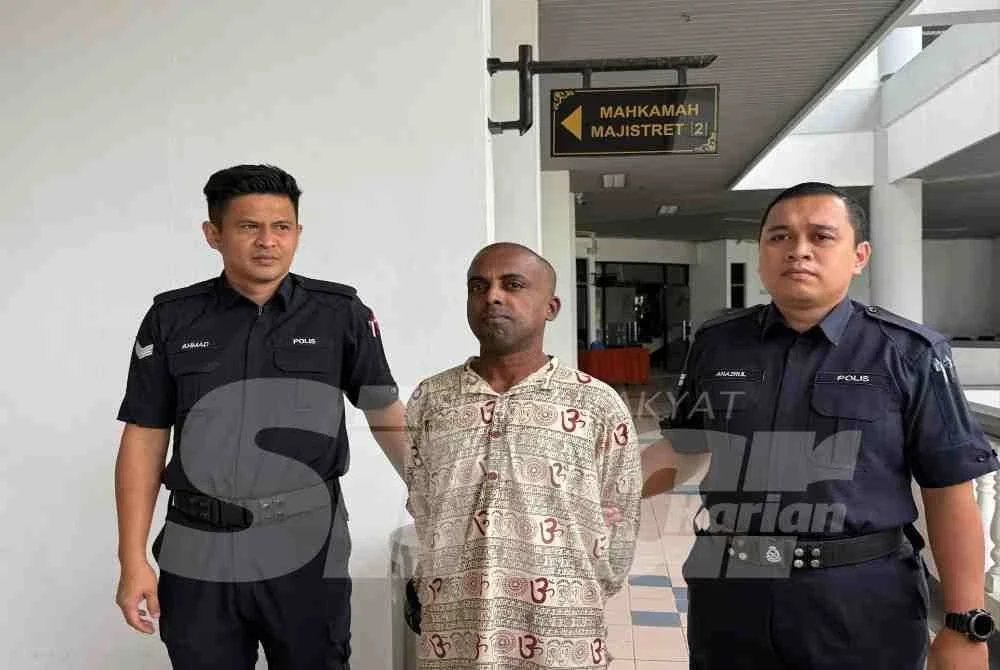 Tertuduh tidak mengaku melakukan khianat pada Mei lalu. Foto: Sinar.